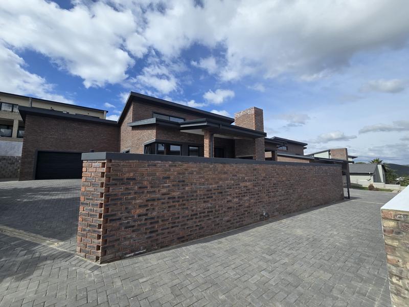 3 Bedroom Property for Sale in Fraaiuitsig Western Cape